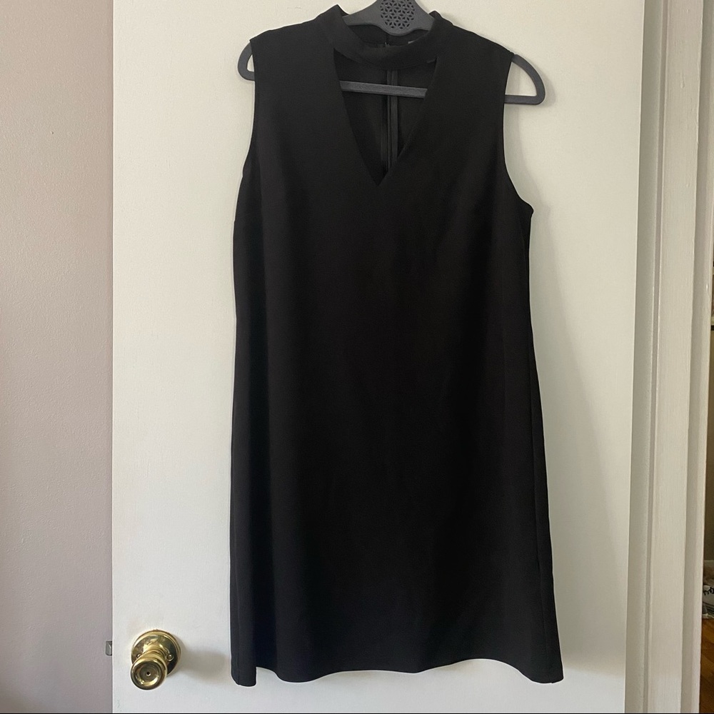 Suzy Shier Choker V Neck Black Crepe Dress